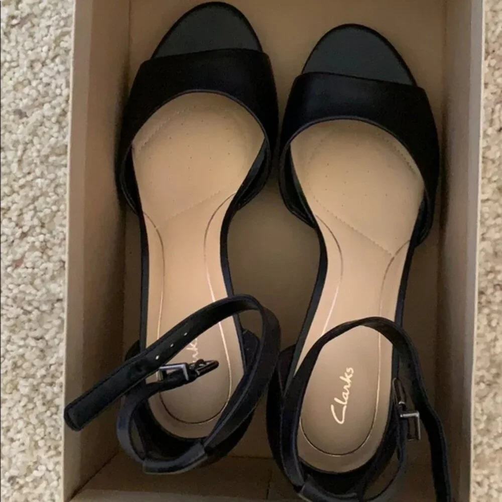 Clarks Black Heels - Picture 4 of 4